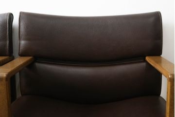 中古　美品!!　CONDE HOUSE(カンディハウス)　BOLS(ボルス)　ナラ材　本革(レザー)　落ち着いた寛ぎの空間づくりにおすすめなアーム付きダイニングチェア2脚セット(椅子、イス)(定価2脚で約28万円)(R-067614)