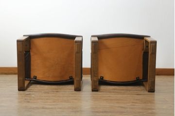 中古　美品!!　CONDE HOUSE(カンディハウス)　BOLS(ボルス)　ナラ材　本革(レザー)　落ち着いた寛ぎの空間づくりにおすすめなアーム付きダイニングチェア2脚セット(椅子、イス)(定価2脚で約28万円)(R-067614)