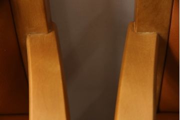 中古　美品!!　モリシゲ(MORISHIGE/森繁)　アリー　優しい色合いが魅力的なアームチェア4脚セット(ダイニングチェア、椅子、イス)(定価4脚で約30万円)(R-067615)