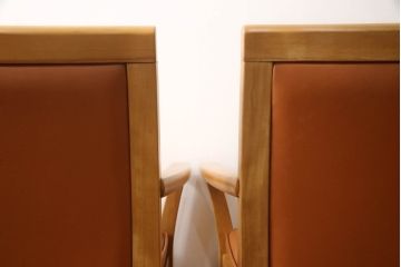 中古　美品!!　モリシゲ(MORISHIGE/森繁)　アリー　優しい色合いが魅力的なアームチェア4脚セット(ダイニングチェア、椅子、イス)(定価4脚で約30万円)(R-067615)