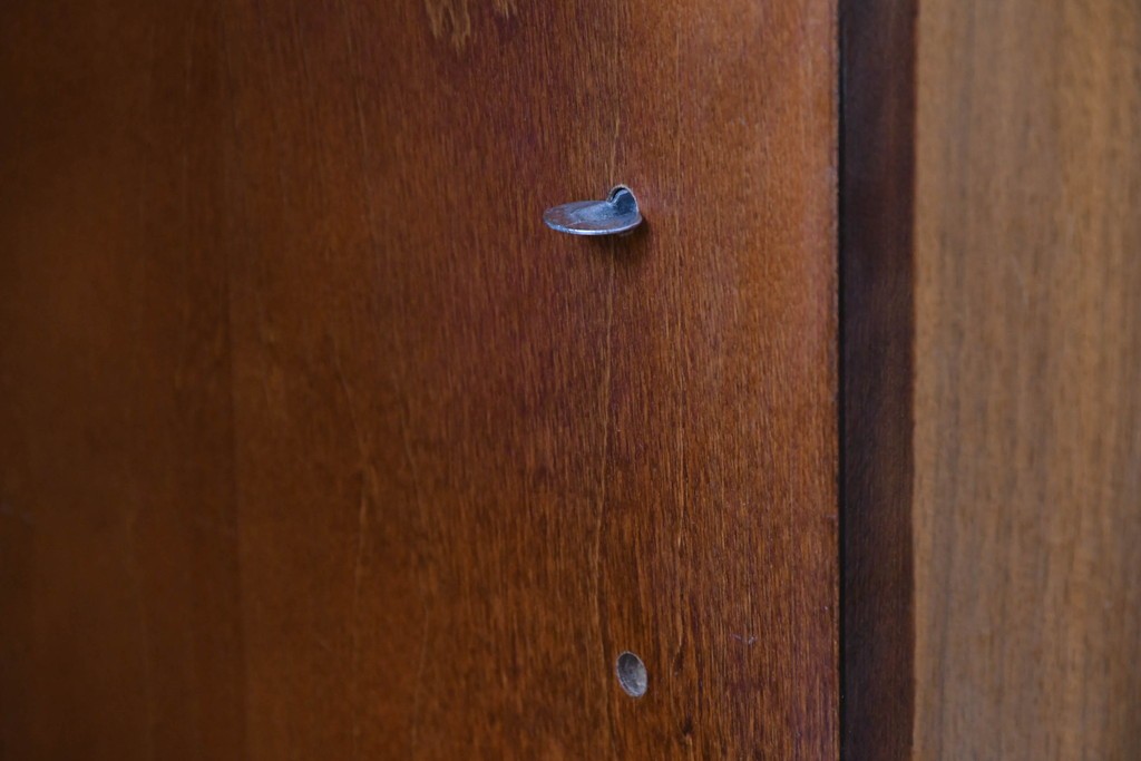 アメリカビンテージ　George Nelson(ジョージ・ネルソン)　Hermanmiller(ハーマンミラー)社製　ミッドセンチュリーデザインのサイドボード　(R-067617)