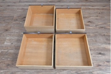 アメリカビンテージ　George Nelson(ジョージ・ネルソン)　Hermanmiller(ハーマンミラー)社製　ミッドセンチュリーデザインのサイドボード　(R-067617)