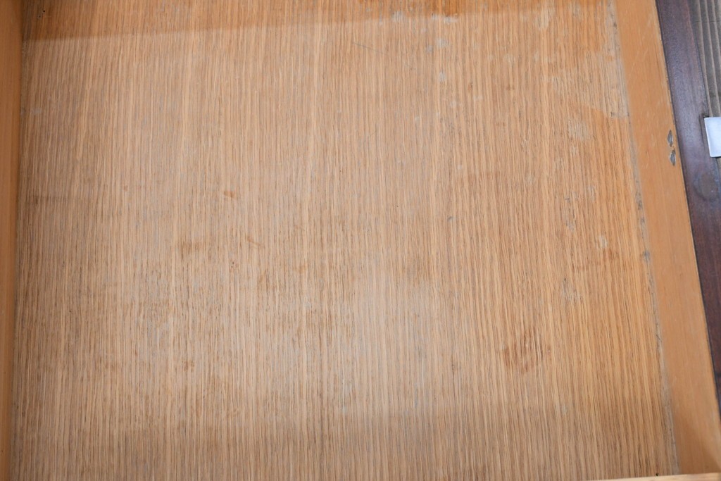 アメリカビンテージ　George Nelson(ジョージ・ネルソン)　Hermanmiller(ハーマンミラー)社製　ミッドセンチュリーデザインのサイドボード　(R-067617)