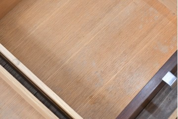 アメリカビンテージ　George Nelson(ジョージ・ネルソン)　Hermanmiller(ハーマンミラー)社製　ミッドセンチュリーデザインのサイドボード　(R-067617)