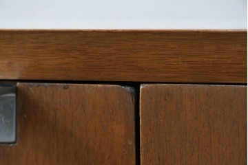 アメリカビンテージ　George Nelson(ジョージ・ネルソン)　Hermanmiller(ハーマンミラー)社製　ミッドセンチュリーデザインのサイドボード　(R-067617)