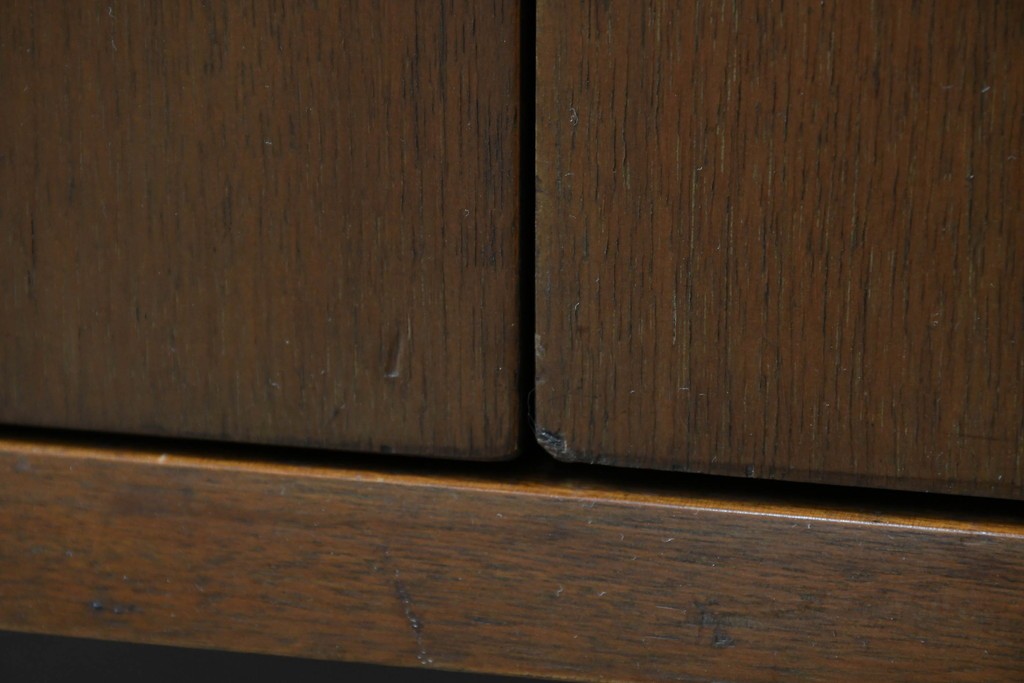 アメリカビンテージ　George Nelson(ジョージ・ネルソン)　Hermanmiller(ハーマンミラー)社製　ミッドセンチュリーデザインのサイドボード　(R-067617)