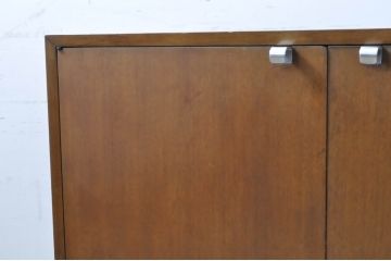 アメリカビンテージ　George Nelson(ジョージ・ネルソン)　Hermanmiller(ハーマンミラー)社製　洗練された佇まいが魅力的なサイドボード(キャビネット、収納棚、戸棚、ヴィンテージ)(R-067617)