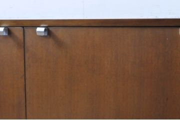 アメリカビンテージ　George Nelson(ジョージ・ネルソン)　Hermanmiller(ハーマンミラー)社製　洗練された佇まいが魅力的なサイドボード(キャビネット、収納棚、戸棚、ヴィンテージ)(R-067617)