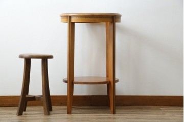 中古　フランス家具　円形　象嵌入り　クラシカルな雰囲気漂うサイドテーブル　(R-067620)