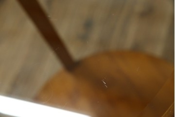 中古　フランス家具　円形　象嵌入り　クラシカルな雰囲気漂うサイドテーブル　(R-067620)