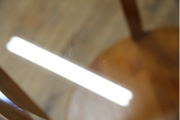 中古　フランス家具　円形　象嵌入り　クラシカルな雰囲気漂うサイドテーブル　(R-067620)