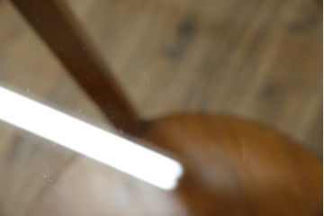 中古　フランス家具　円形　象嵌入り　クラシカルな雰囲気漂うサイドテーブル　(R-067620)