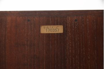 中古　伝統工芸品　和モダンなデザインが魅力的な脚付き加茂桐箪笥(和タンス、衣装箪笥、民芸箪笥、民芸家具、整理タンス、桐たんす、引き出し)(R-067629)