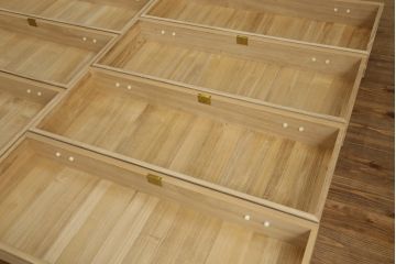 中古　高級品!!　福岡県大川産　蒔絵入り　上質な和の空間を演出する総桐箪笥(並厚、桐たんす、衣装箪笥、着物箪笥、収納タンス、和タンス、引き出し)(R-067633)