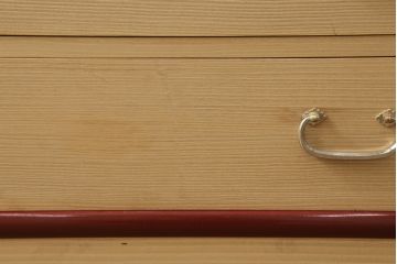 中古　高級品!!　福岡県大川産　蒔絵入り　上質な和の空間を演出する総桐箪笥(並厚、桐たんす、衣装箪笥、着物箪笥、収納タンス、和タンス、引き出し)(R-067633)