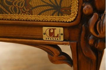 中古　美品　ブランド家具　CLItalia(CLイタリア)社　アールヌーヴォー様式　エレガントなサロンソファ　定価約130万円相当　(R-067634)
