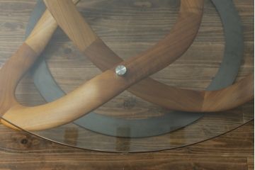 中古　ポラダ(porada)社　INFINITY(インフィニティ)　アクタス取り扱い　オブジェのような美しい佇まいに目を奪われるリビングテーブル(センターテーブル、カクテルテーブル、カフェテーブル、コーヒーテーブル、ラウンドテーブル、ガラステーブル)(定価約57万6千円)(R-067635)
