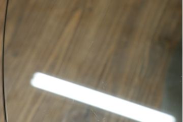 中古　ポラダ(porada)社　INFINITY(インフィニティ)　アクタス取り扱い　オブジェのような美しい佇まいに目を奪われるリビングテーブル(センターテーブル、カクテルテーブル、カフェテーブル、コーヒーテーブル、ラウンドテーブル、ガラステーブル)(定価約57万6千円)(R-067635)