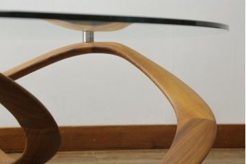 中古　ポラダ(porada)社　INFINITY(インフィニティ)　アクタス取り扱い　オブジェのような美しい佇まいに目を奪われるリビングテーブル(センターテーブル、カクテルテーブル、カフェテーブル、コーヒーテーブル、ラウンドテーブル、ガラステーブル)(定価約57万6千円)(R-067635)