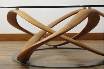 中古　ポラダ(porada)社　INFINITY(インフィニティ)　アクタス取り扱い　オブジェのような美しい佇まいに目を奪われるリビングテーブル(センターテーブル、カクテルテーブル、カフェテーブル、コーヒーテーブル、ラウンドテーブル、ガラステーブル)(定価約57万6千円)(R-067635)