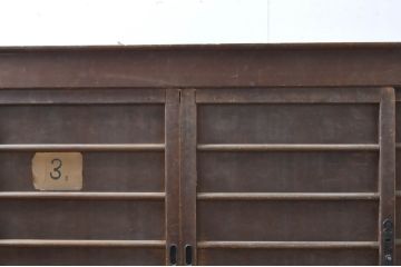 和製アンティーク　特大!!　希少サイズ　前面ヒノキ(檜)材　九尺　重厚感のある収納箪笥サイドボード(水屋箪笥、収納棚、戸棚、時代箪笥、茶箪笥、サイドキャビネット)(R-067646)