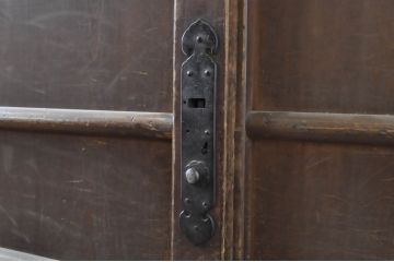 和製アンティーク　特大!!　希少サイズ　前面ヒノキ(檜)材　九尺　重厚感のある収納箪笥(水屋箪笥、収納棚、食器棚、収納棚、重ね戸棚、時代箪笥、茶箪笥、キャビネット)(R-067648)