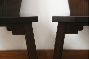 中古　廃盤モデル　星野民芸(星野民藝)　桜材　個性的なデザインが存在感を放つダイニングチェア2脚セット(板座チェア、椅子、イス)(R-067652)