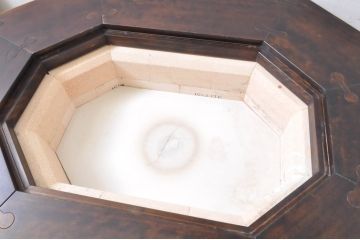 中古　星野民芸(星野民藝)　桜材　個性的なデザインが存在感を放つ八角炉(ダイニングテーブル、囲炉裏、2人掛け、4人掛け)(R-067654)