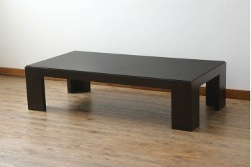 中古　超美品　Cassinaixc.(カッシーナイクスシー)　IXC. R&D(イクスシー.R&D)　シェルト(SCELTO)　シンプルなデザインが美しい重厚感あるローテーブル(センターテーブル、リビングテーブル、座卓)(定価約43万円)(R-067655)