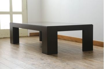 中古　超美品　Cassinaixc.(カッシーナイクスシー)　IXC. R&D(イクスシー.R&D)　シェルト(SCELTO)　シンプルなデザインが美しい重厚感あるローテーブル(センターテーブル、リビングテーブル、座卓)(定価約43万円)(R-067655)