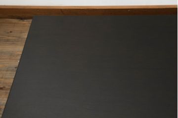 中古　超美品　Cassinaixc.(カッシーナイクスシー)　IXC. R&D(イクスシー.R&D)　シェルト(SCELTO)　シンプルなデザインが美しい重厚感あるローテーブル(センターテーブル、リビングテーブル、座卓)(定価約43万円)(R-067655)