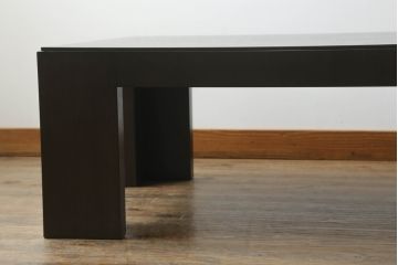 中古　超美品　Cassinaixc.(カッシーナイクスシー)　IXC. R&D(イクスシー.R&D)　シェルト(SCELTO)　シンプルなデザインが美しい重厚感あるローテーブル(センターテーブル、リビングテーブル、座卓)(定価約43万円)(R-067655)