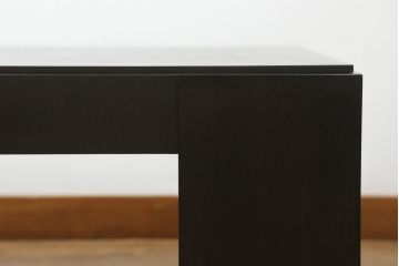 中古　超美品　Cassinaixc.(カッシーナイクスシー)　IXC. R&D(イクスシー.R&D)　シェルト(SCELTO)　シンプルなデザインが美しい重厚感あるローテーブル(センターテーブル、リビングテーブル、座卓)(定価約43万円)(R-067655)