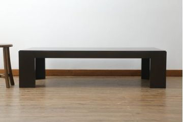 中古　超美品　Cassinaixc.(カッシーナイクスシー)　IXC. R&D(イクスシー.R&D)　シェルト(SCELTO)　シンプルなデザインが美しい重厚感あるローテーブル(センターテーブル、リビングテーブル、座卓)(定価約43万円)(R-067655)
