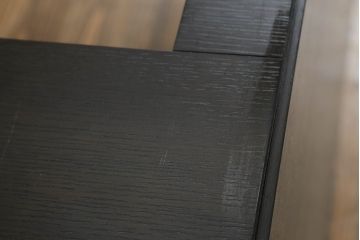 中古　超美品　Cassinaixc.(カッシーナイクスシー)　IXC. R&D(イクスシー.R&D)　シェルト(SCELTO)　シンプルなデザインが美しい重厚感あるローテーブル(センターテーブル、リビングテーブル、座卓)(定価約43万円)(R-067655)