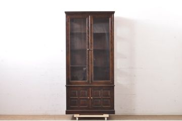 中古　希少な廃盤品!!　北海道民芸家具　OM158　落ち着きのある上品な空間づくりにおすすめな三面ガラスのキャビネット(ガラスケース、ショーケース、収納棚、戸棚、飾り棚、陳列棚、店舗什器)(R-067656)