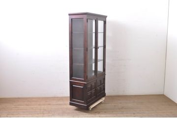 中古　希少な廃盤品!!　北海道民芸家具　OM158　落ち着きのある上品な空間づくりにおすすめな三面ガラスのキャビネット(ガラスケース、ショーケース、収納棚、戸棚、飾り棚、陳列棚、店舗什器)(R-067656)