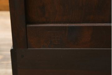 中古　美品　松本民芸家具　シックな空間づくりが叶うG-2型面取り食器棚(収納棚、戸棚、本箱、ブックケース、カップボード、キャビネット)(定価約62万円)(R-067657)