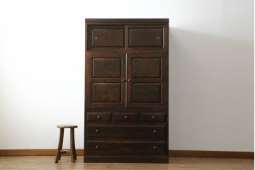 中古　美品　松本民芸家具　直線的なデザインがシックな印象を醸し出すD型和タンス(箪笥、チェスト、衣装タンス、着物箪笥)(定価約67万円)(R-067660)