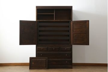 中古　美品　松本民芸家具　直線的なデザインがシックな印象を醸し出すD型和タンス(箪笥、チェスト、衣装タンス、着物箪笥)(定価約67万円)(R-067660)
