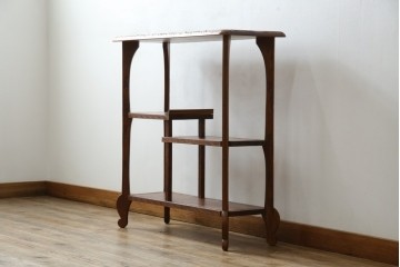 中古　美品　伝統工芸　日光彫り　菊の彫刻が優美な印象の飾り棚　(R-067670)