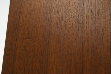 和製ビンテージ　国産　職人手造り　北欧デザイン　チーク材　ナチュラルテイストな空間におすすめのカップボード　(R-067671)