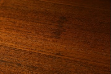 和製ビンテージ　国産　職人手造り　北欧デザイン　チーク材　ナチュラルテイストな空間におすすめのカップボード　(R-067671)