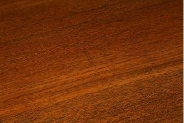 和製ビンテージ　国産　職人手造り　北欧デザイン　チーク材　ナチュラルテイストな空間におすすめのカップボード　(R-067671)