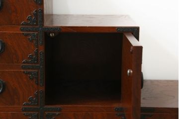 中古　美品　希少な絶版品　駿河民芸　美しい杢目が高級感を演出する階段箪笥(和タンス、収納箪笥、整理たんす、引き出し、卓上収納、小物収納)(R-067677)