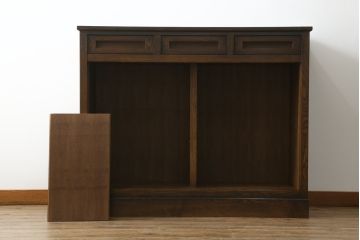中古　葉山ガーデン(Hayama Classic)　上質な和の空間を演出する格子引き戸の水屋箪笥サイドボード(食器棚、茶箪笥、サイドキャビネット、収納棚、戸棚、店舗什器)(R-067680)