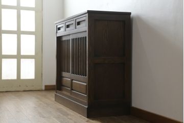 中古　葉山ガーデン(Hayama Classic)　上質な和の空間を演出する格子引き戸の水屋箪笥サイドボード(食器棚、茶箪笥、サイドキャビネット、収納棚、戸棚、店舗什器)(R-067680)