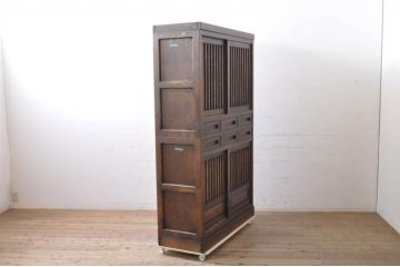 中古　葉山ガーデン(Hayama Classic)　上質な和の空間を演出する格子引き戸の二段重ね水屋箪笥(食器棚、茶箪笥、重ねタンス、キャビネット、収納棚、戸棚、店舗什器)(R-067681)