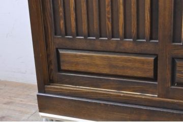 中古　葉山ガーデン(Hayama Classic)　上質な和の空間を演出する格子引き戸の二段重ね水屋箪笥(食器棚、茶箪笥、重ねタンス、キャビネット、収納棚、戸棚、店舗什器)(R-067681)