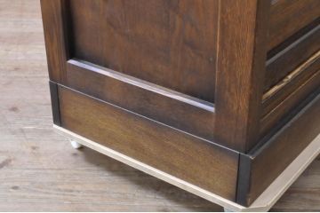 中古　葉山ガーデン(Hayama Classic)　上質な和の空間を演出する格子引き戸の二段重ね水屋箪笥(食器棚、茶箪笥、重ねタンス、キャビネット、収納棚、戸棚、店舗什器)(R-067681)